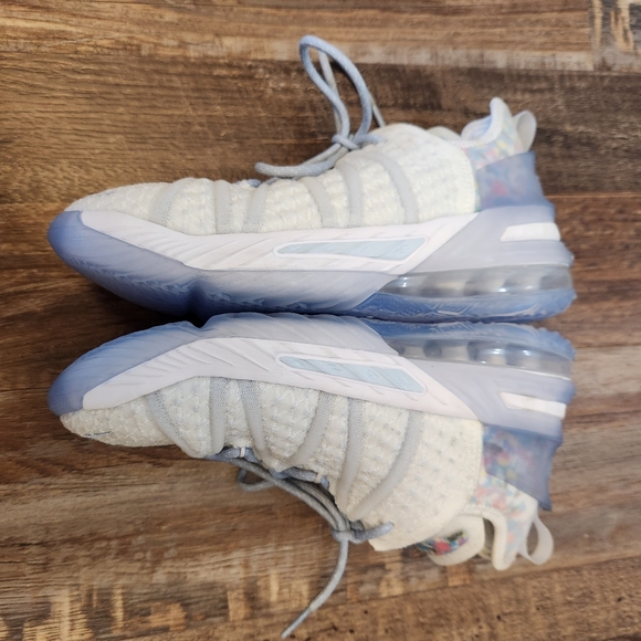 Nike LeBron 18 NRG GS 'Blue Tint' Sneakers Size 4Y - Picture 7 of 10